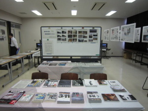 愛媛県立医療技術短期大学図書館 出張展示の様子